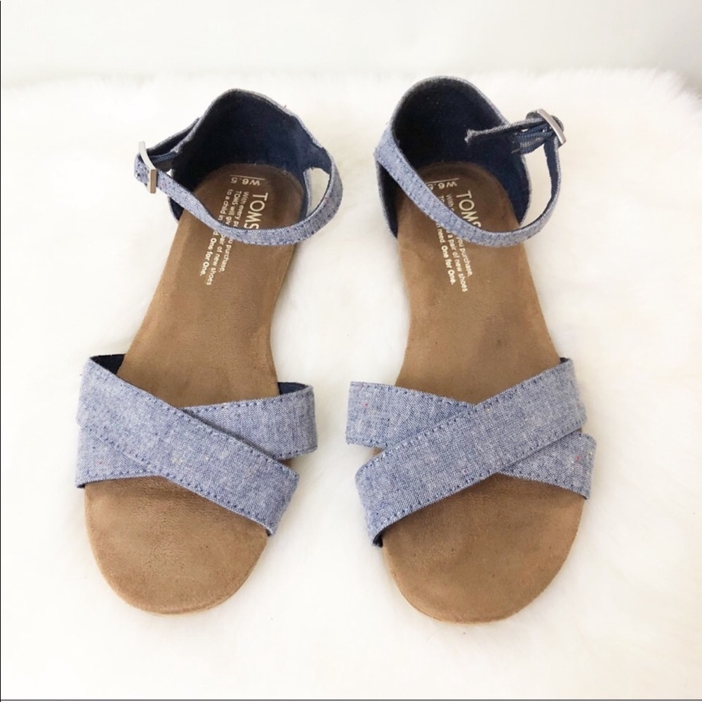 Toms Denim Chambray Blue Sandals 6.5